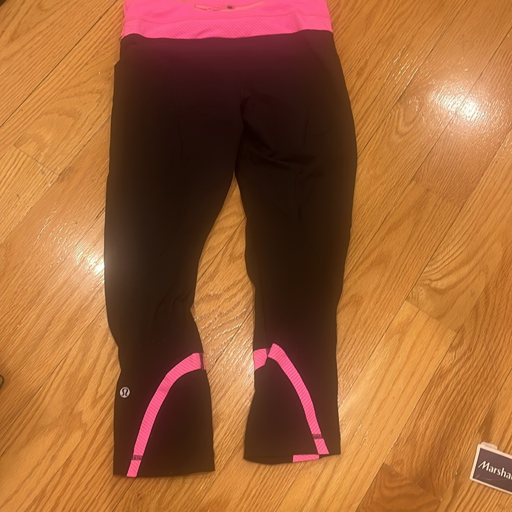 Lululemon Soul Cycle Rare black and pink leggings Size 4 - Picture 3 of 4